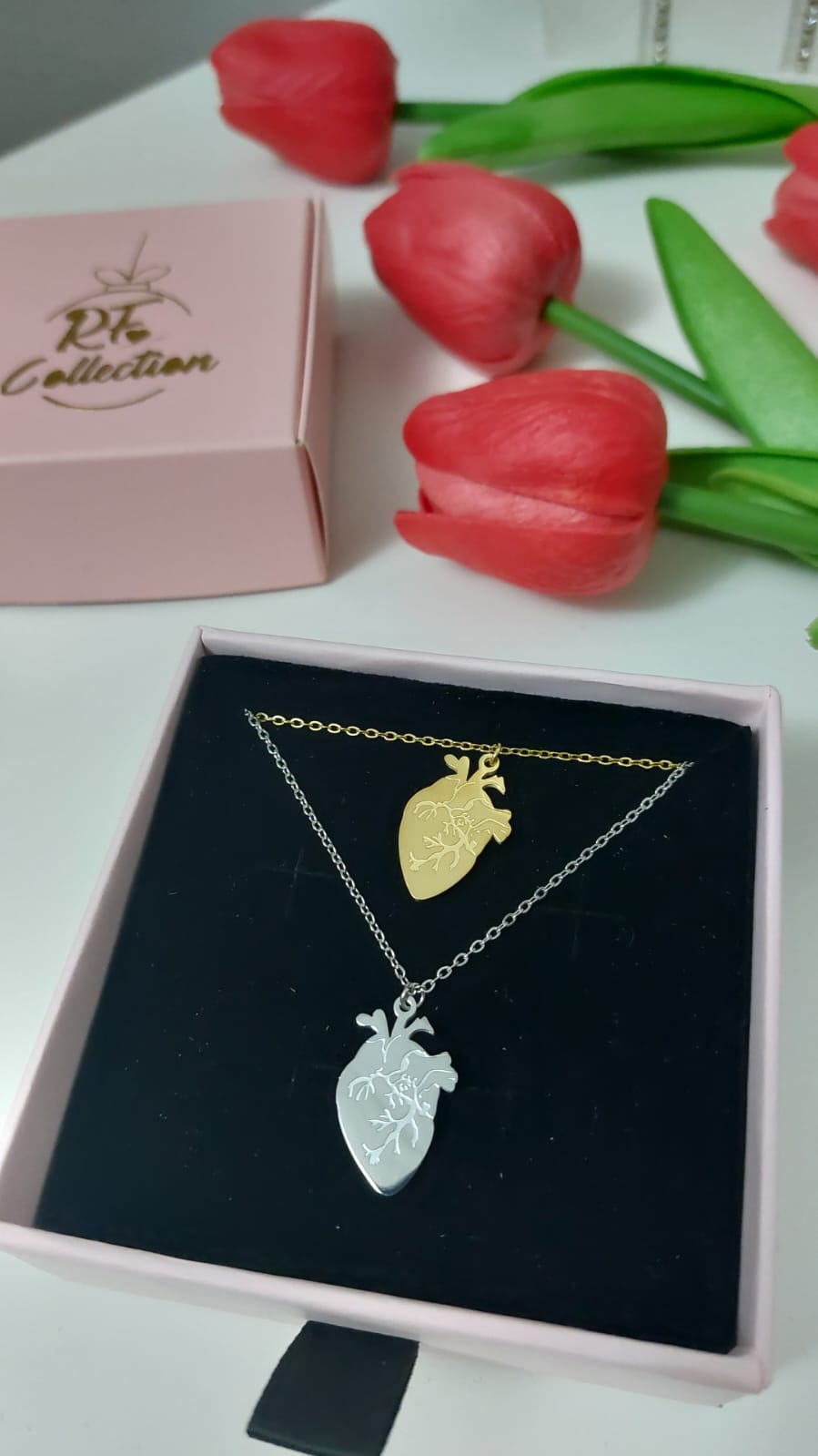 COPPIA DI COLLANA CUORE ANATOMICO INCISIONE