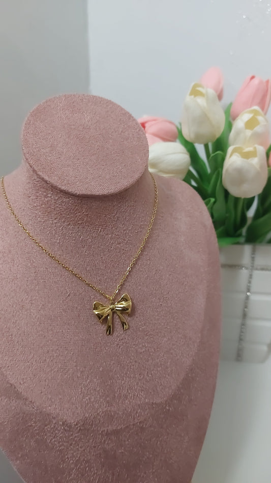 Collana fiocchetto