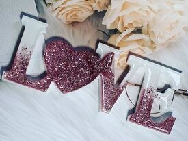 SCRITTA LOVE